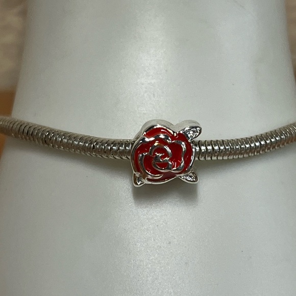 💕 3/$10 Rose Flower Sliding Charm - Picture 1 of 4